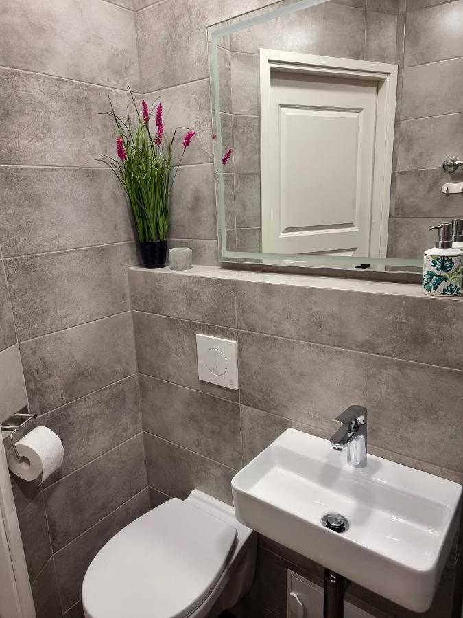 הפסלאו Kristella Kesklinna Apartment מראה חיצוני תמונה